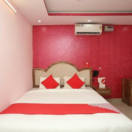 Hotel Oyo 18597 Satyam Meerut Esterno foto