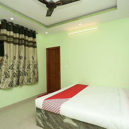 Hotel Oyo 18597 Satyam Meerut Esterno foto