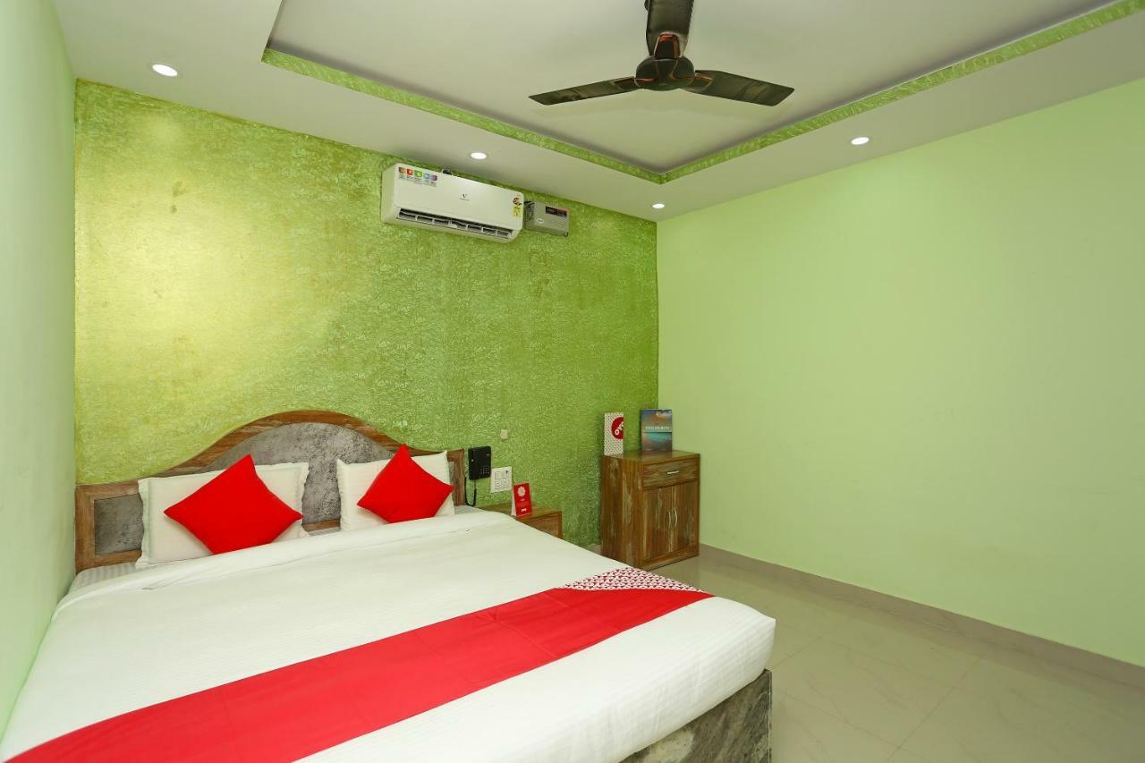Hotel Oyo 18597 Satyam Meerut Esterno foto