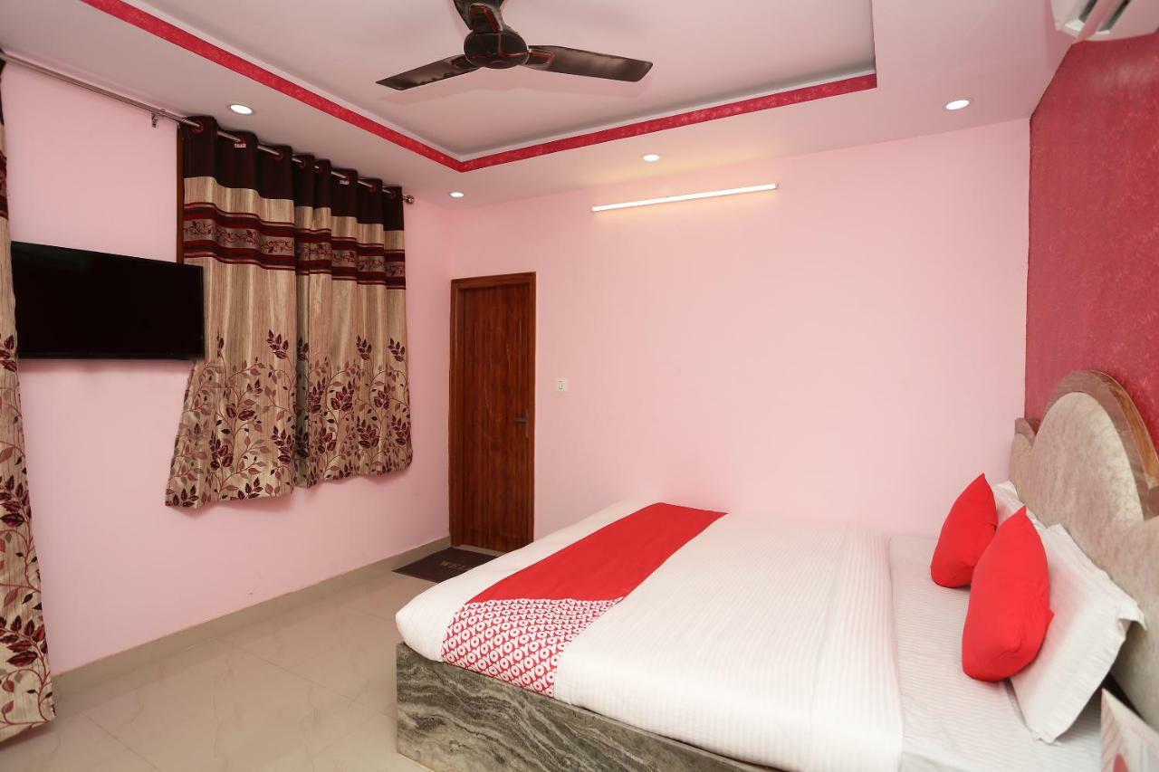 Hotel Oyo 18597 Satyam Meerut Esterno foto
