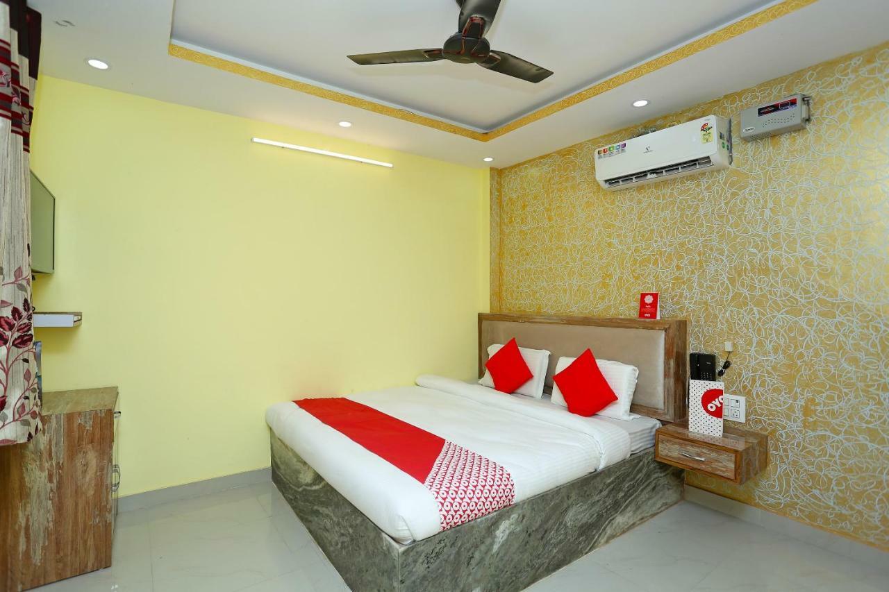 Hotel Oyo 18597 Satyam Meerut Esterno foto