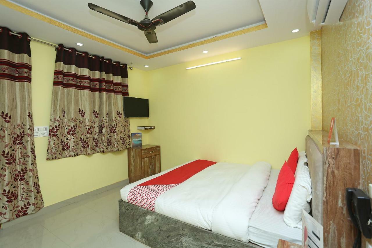Hotel Oyo 18597 Satyam Meerut Esterno foto