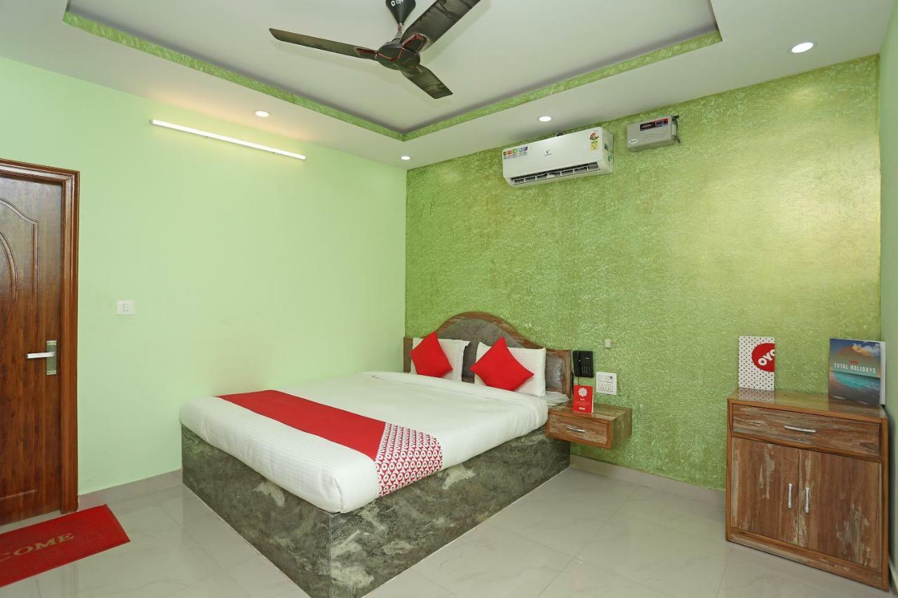 Hotel Oyo 18597 Satyam Meerut Esterno foto